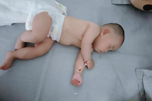 呼伦贝尔宝宝脚心出汗怎么回事